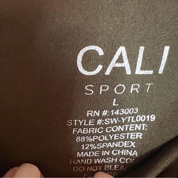 CALI Sport Size Large. Great Leg‎ Detail. Excellent Condition. - Picture 4 of 4